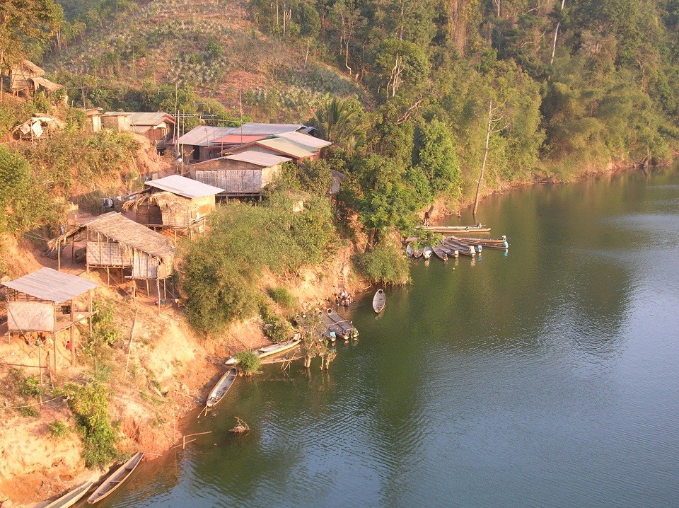 Village downstream of the Nam Theun 2 dam, photo: Andrew Preston